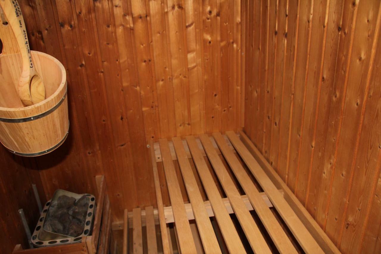 Ferienwohnung "Am Kreuzfelsen" ベストヴィヒ エクステリア 写真