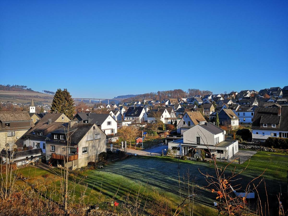 Ferienwohnung "Am Kreuzfelsen" ベストヴィヒ エクステリア 写真